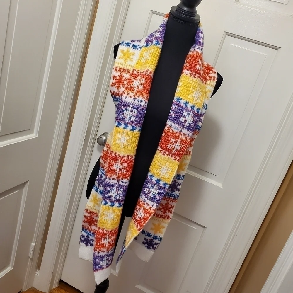 Old Navy Colorful Snowflake print  Chunky Knit Winter Scarf
